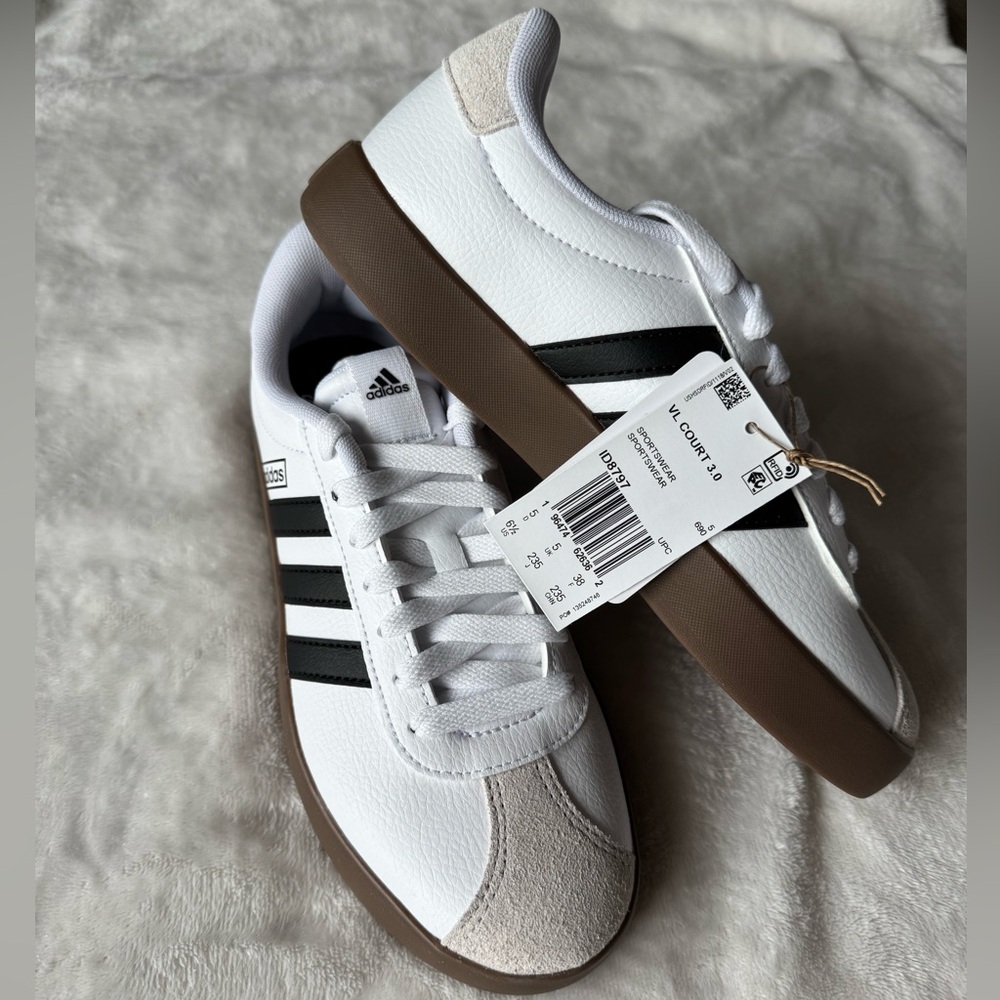 Adidas Sneakers